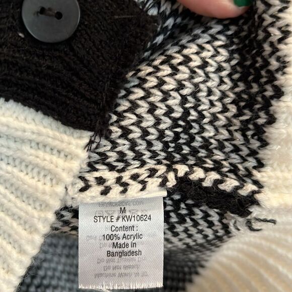 Studio 19 Black and White V-neck Button Down Cardigan Sweater Size Medium - Picture 6 of 6